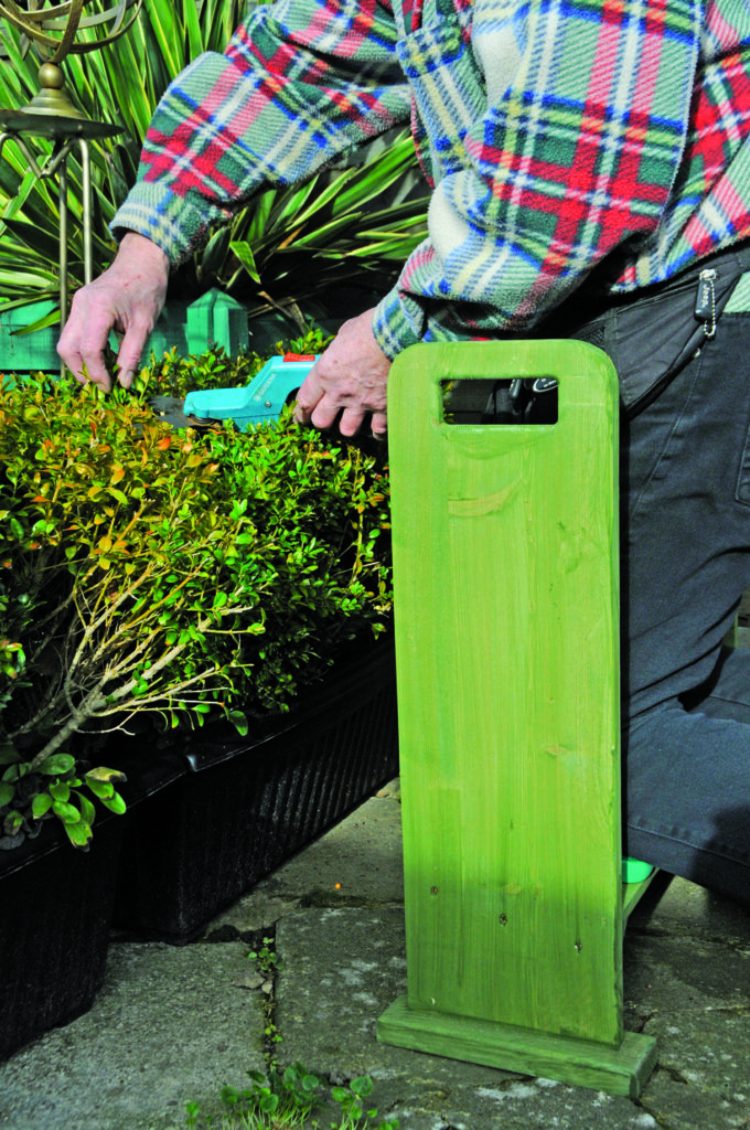 Garden kneeler Quick Make Woodworkers Institute