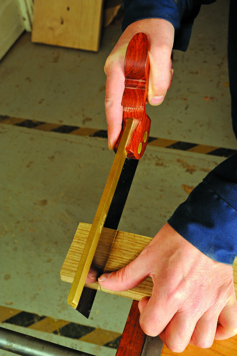 making an accurate saw cut at the end of a piece of wood