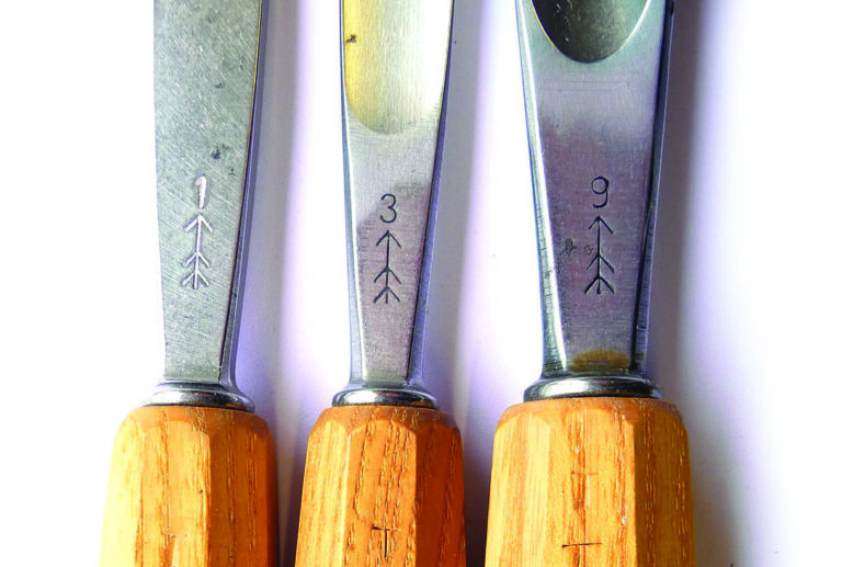Beginner's Guide to Gouges and Chisels for Woodcarving