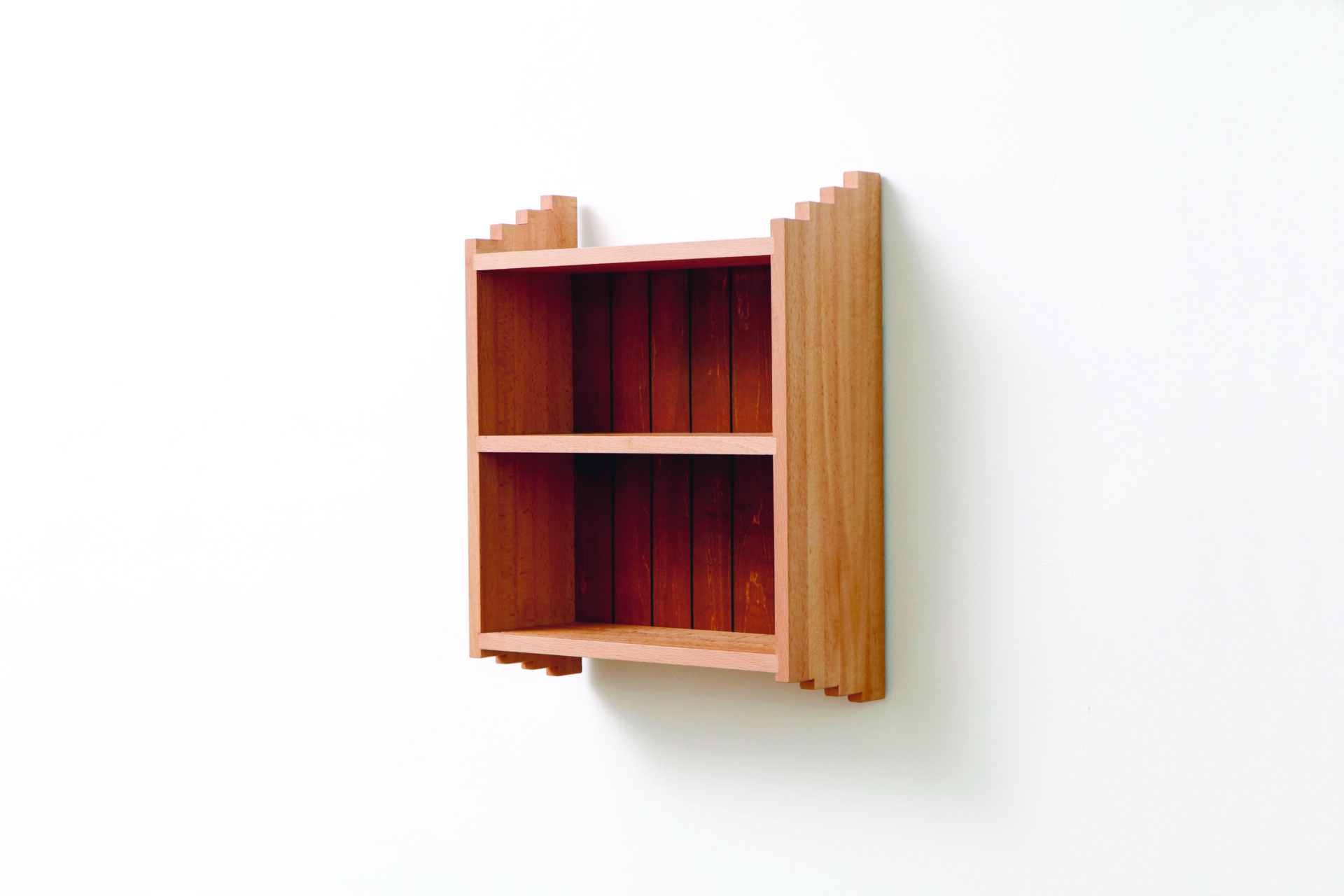 Book Extract: Wall-mounted Shelf - Woodworkers Institute