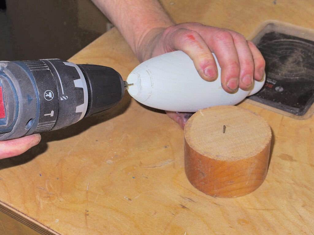Drilling tool shapes wooden object with precision